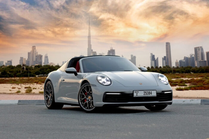 Rent Porsche 911 4s in Dubai