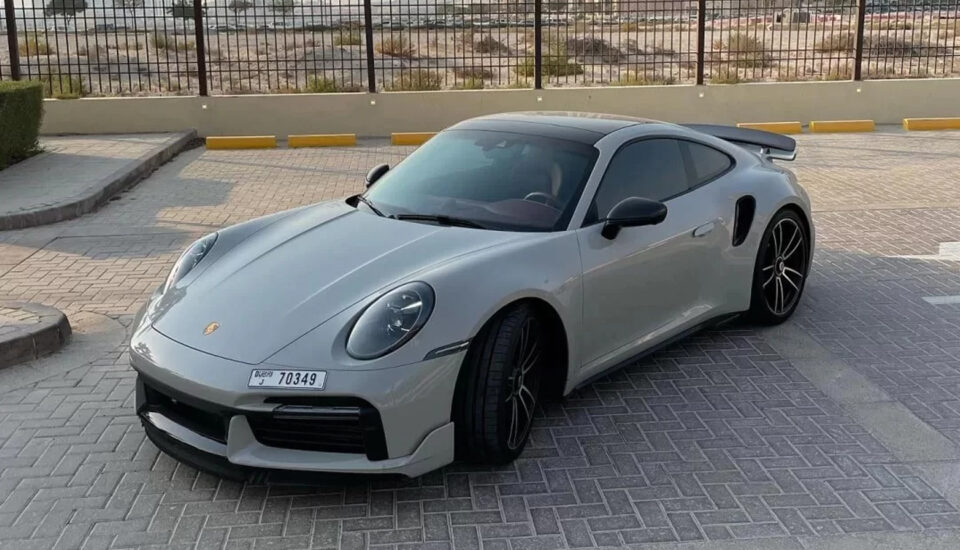Rent Porsche 911 turbo s in Dubai